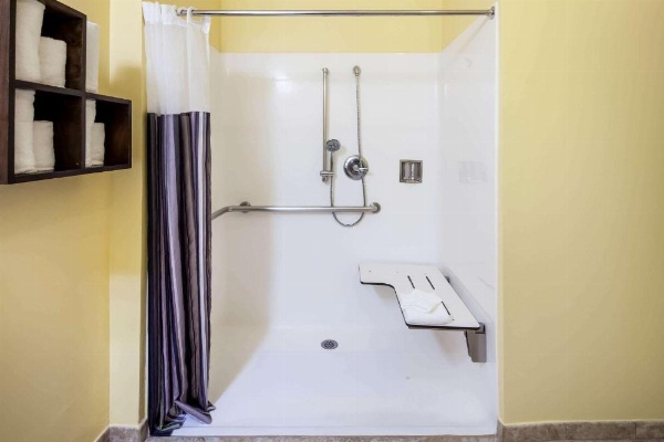 La Quinta Inn & Suites by Wyndham Inglewood image 22