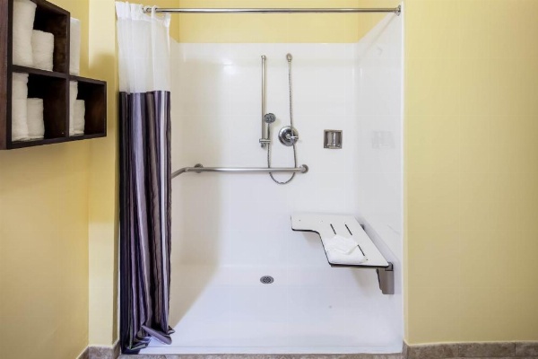 La Quinta Inn & Suites by Wyndham Inglewood image 9